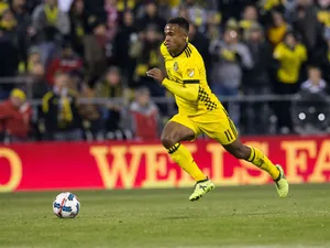 Ola Kamara Columbus Crew Sc Chasing Ball Wallpaper