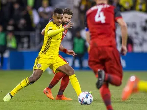 Ola Kamara Defending Ball Against Toronto Fc Wallpaper