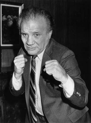 Old Jake Lamotta In His Famous Pose Wallpaper