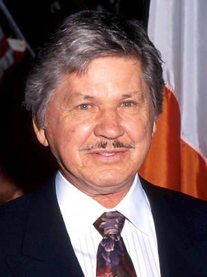 Older American Actor Charles Bronson Wallpaper