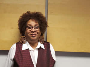 Older Black Woman Veronica Tucker Wallpaper