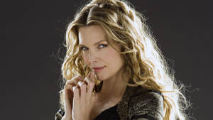 Older Woman Michelle Pfeiffer Wallpaper