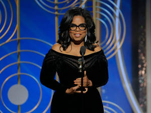 Oprah Winfrey Elegant Attire Wallpaper