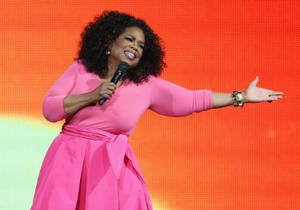 Oprah Winfrey In Pink Dress Wallpaper