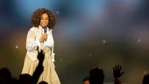 Oprah Winfrey Onstage Wallpaper