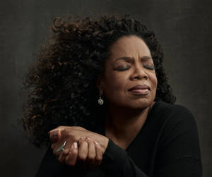Oprah Winfrey Praying Wallpaper