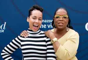 Oprah Winfrey With Alicia Keys Wallpaper