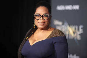 Oprah Winfrey With Long Hair Wallpaper
