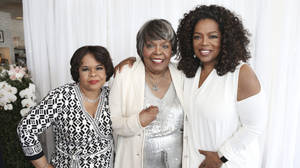 Oprah Winfrey With Mom And Sister Wallpaper