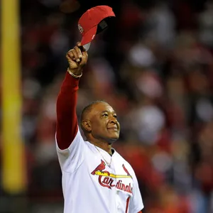 Ozzie Smith Raises Baseball Cap Wallpaper
