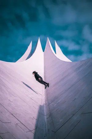Parkour On Concrete Tower Wallpaper
