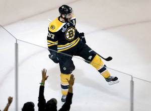 Patrice Bergeron Celebration Wallpaper