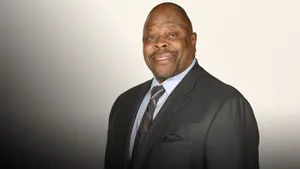 Patrick Ewing Nba Hall Of Famer Wallpaper