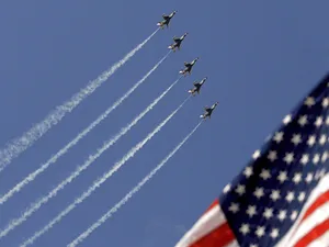 Patriotic Military Air Force Air Demonstration Squadron Wallpaper