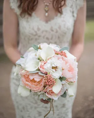 Peony Bride Bouquet Wallpaper