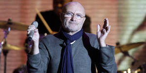 Phil Collins Clapping His Hands Wallpaper