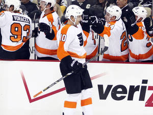Philadelphia Flyers Brayden Schenn 10 Nhl Game 2015 Wallpaper