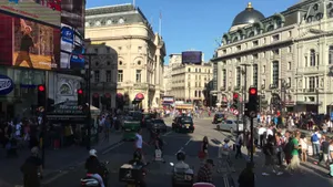 Piccadilly Circus London Busy Road Wallpaper