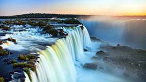 Picture-perfect Niagara Falls Wallpaper