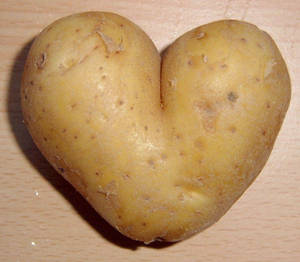 Potato In Lovely Heart Shape Wallpaper