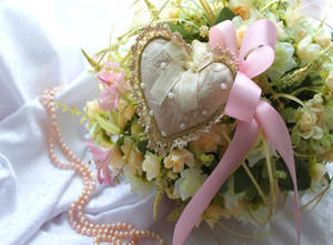 Preview Wallpaper Valentines Day, Holiday, Love, Heart, Ribbon, Flowers, Bouquet, Pearls, Jewelry Wallpaper