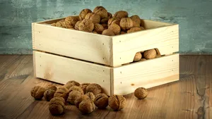 Preview Wallpaper Walnuts, Box, Shell Wallpaper