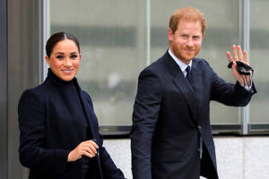 Prince Harry Waving Hand Wallpaper