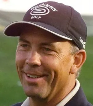 Pro Golfer Tom Lehman In Action Wallpaper