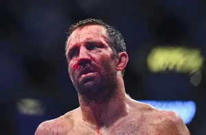 Professional Athlete Luke Rockhold Ufc 278 Tight Shot Wallpaper
