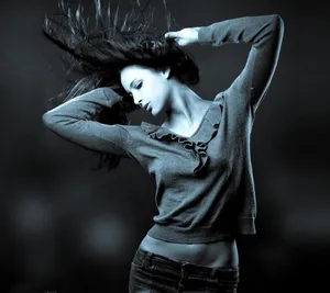 Profile Picture Dancing White Woman Wallpaper