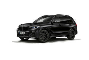 Profile Shot Black Bmw X7 Wallpaper