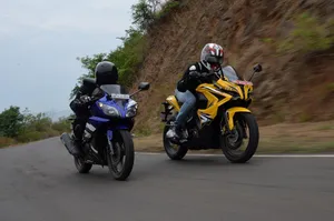 Racing Pulsar Rs200 Wallpaper