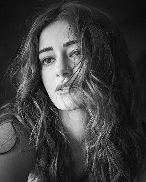 Radiant Ananya Pandey Rocking The Messy Hair Look Wallpaper