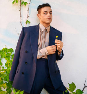 Rami Malek In Nice Blue Suit Wallpaper
