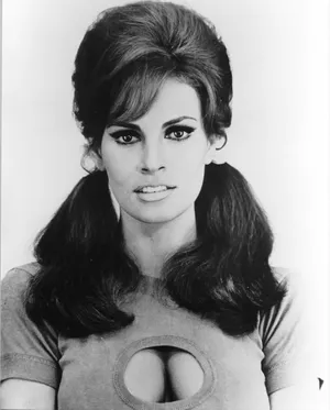 Raquel Welch Black And White Portrait 70s Wallpaper