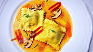 Ravioli Pasta With Sauce Wallpaper