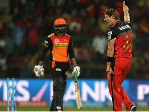 Rcb Fast Bowler Chris Morris Wallpaper