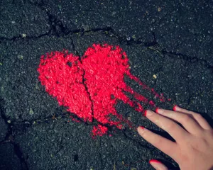 Red Painted Broken Heart Wallpaper