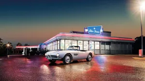 Retro Vintage Star Diner Wallpaper