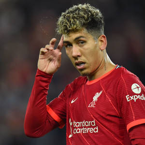 Roberto Firmino Touching Head Wallpaper