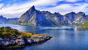 Rocky Mountain National Park House By The Lake Wallpaper