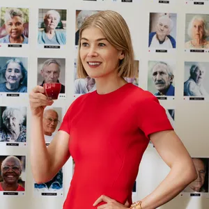 Rosamund Pike At A Red Carpet Event Wallpaper