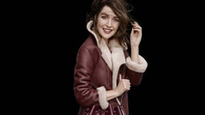 Rose Byrne In Red Suede Leather Jacket Wallpaper