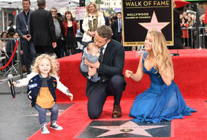 Ryan Reynolds Hollywood Walk Of Fame Wallpaper