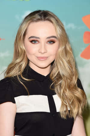 Sabrina Carpenter Event Portrait Wallpaper