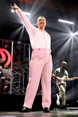 Sam Smith In Pink Outfit Wallpaper