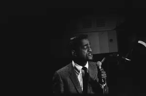Sammy Davis. Jr. At The 1964 Oscars Award Wallpaper