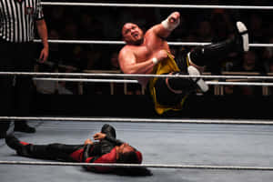 Samoa Joe Vs. Shinsuke Nakamura Wwe Live Tokyo Wallpaper