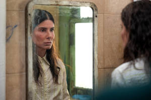 Sandra Bullock Mirror Reflection Wallpaper