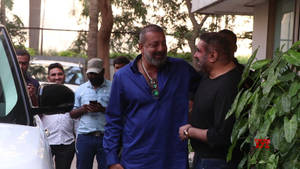 Sanjay Dutt At Aanand Office Wallpaper